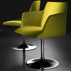 sillón moderno / de tela / de acero / con base central