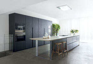 cocina moderna / de madera / de piedra natural / con isla