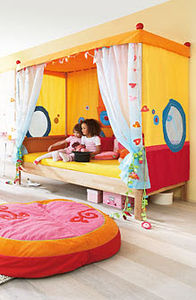 cama con dosel / simple / de diseño original / de madera