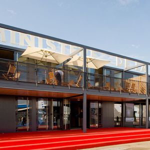 edificio prefabricado / modular / temporal / para eventos
