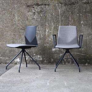 silla de visita moderna / con reposabrazos / tapizada / con patas en forma de estrella