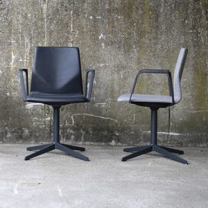 silla de visita moderna / con reposabrazos / tapizada / giratoria