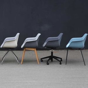 silla de visita moderna / con reposabrazos / tapizada / con patas en forma de estrella