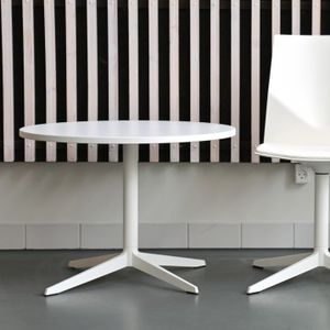 mesa moderna / de material laminado / de aluminio / redonda