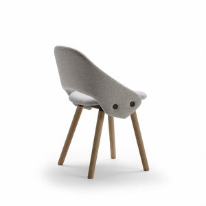 silla de visita de diseño escandinavo / de tela / de madera / de cuero