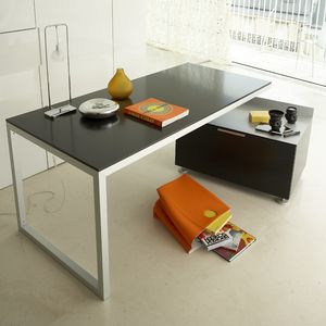 escritorio de roble / de madera lacada / de acero / moderno