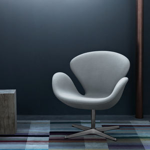 sillón de diseño escandinavo / de tejido / de cuero / de acero cromado