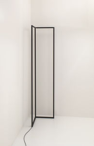 lámpara de pie / de diseño minimalista / de aluminio / de policarbonato