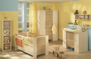 habitación para niños de bebé / blanca