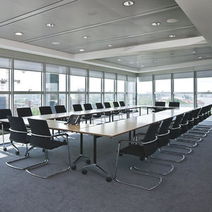 mesa de reuniones moderna / de madera / rectangular / para edificio público