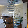 escalera de caracol / peldaño de vidrio / de caracol estructura metálica - DISKO
