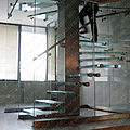 escalera de caracol / peldaño de vidrio / de caracol estructura metálica - CERNUSCO S/N