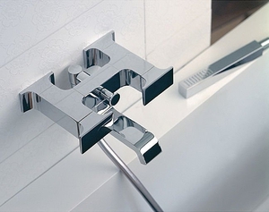 grifo-bimando-pared