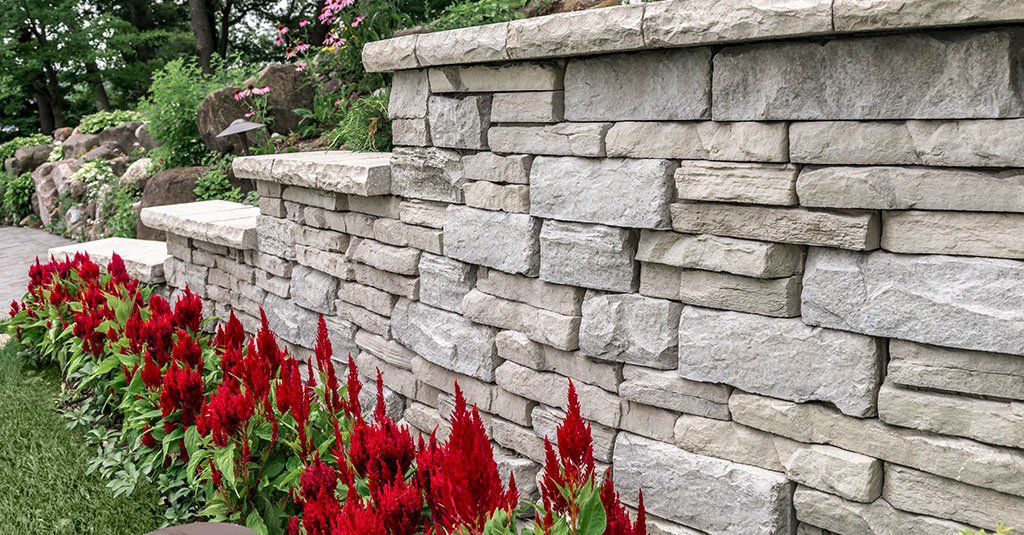 Bloque de hormigón macizo - RIVERCREST® - UNILOCK - decorativo / para