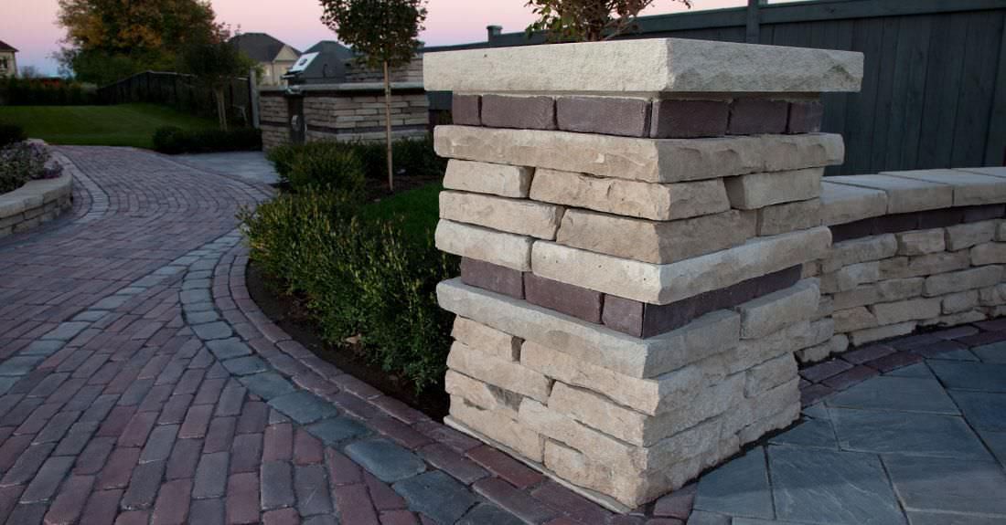 Bloque de hormigón macizo - RIVERCREST® - UNILOCK - decorativo / para