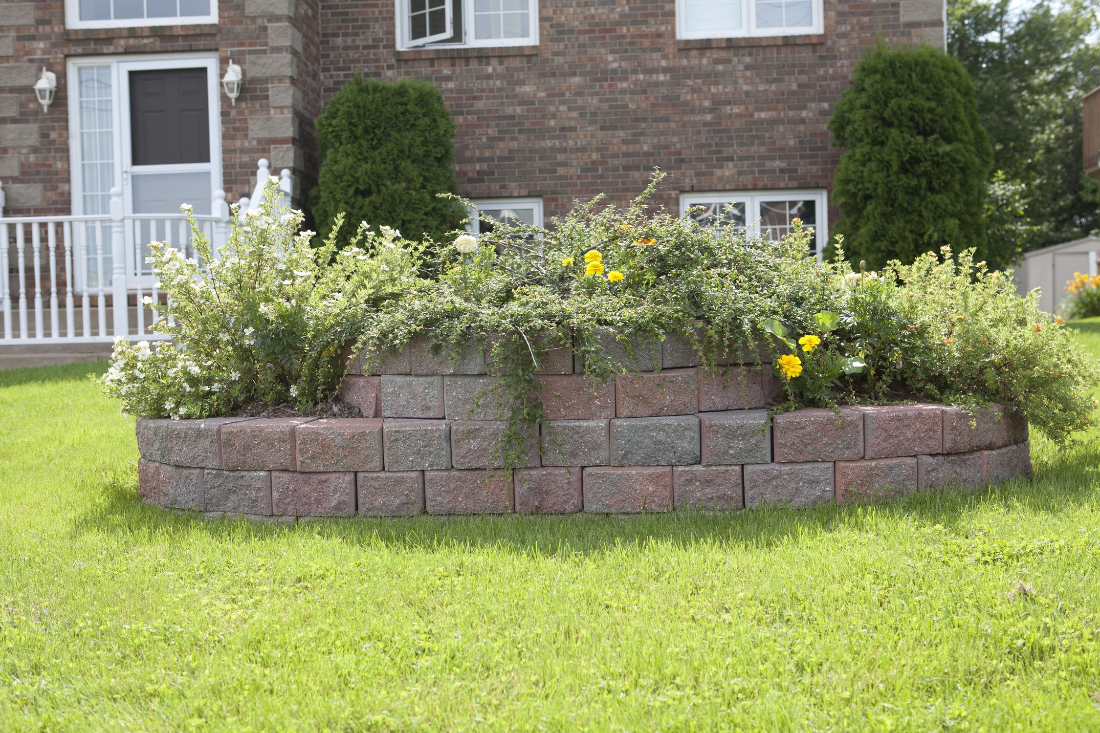 Borde de jardín - CLASSIC WEDGESTONE - shaw brick - de hormigón / curvado