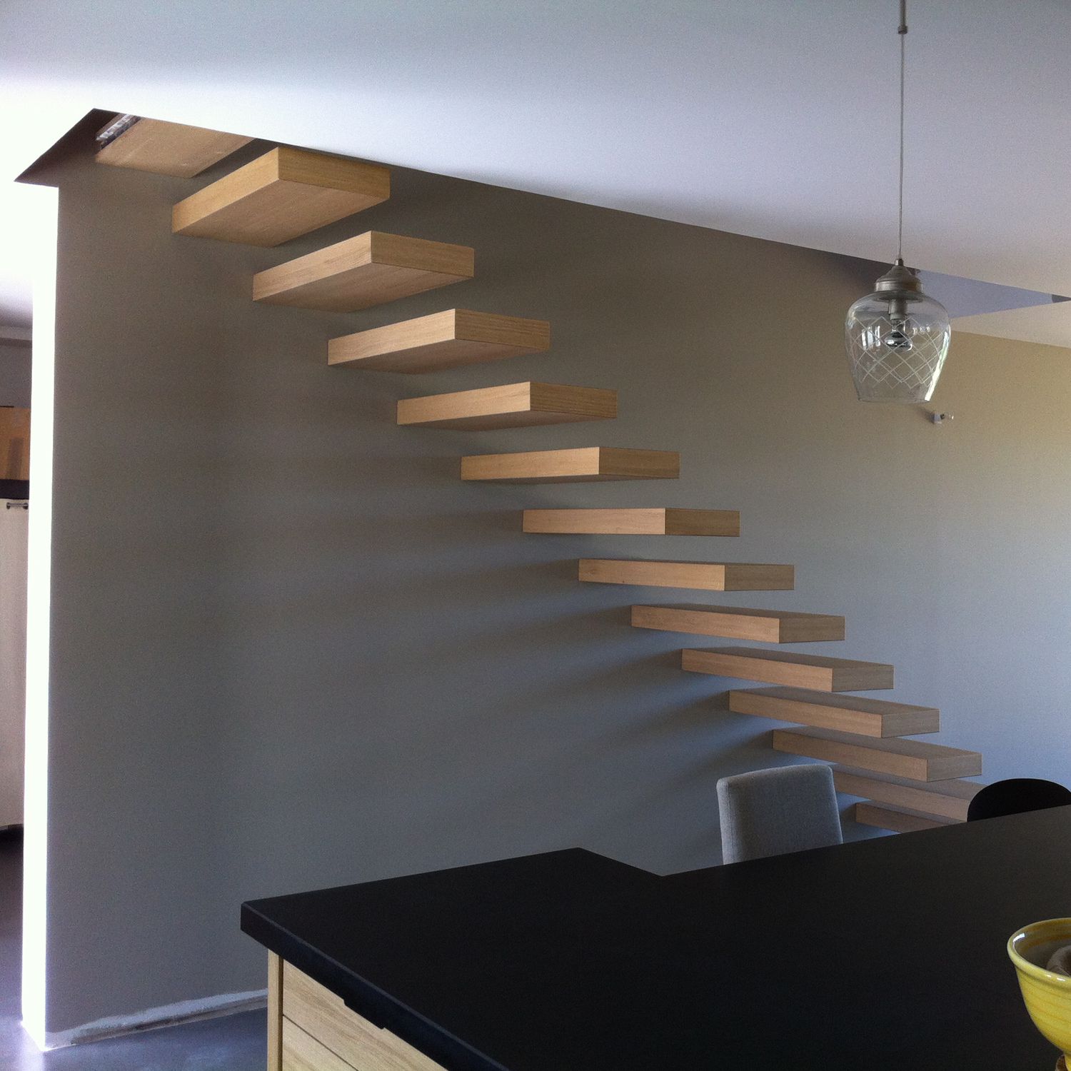 Escalera recta - ESCALIER DESIGN 14 - contemporánea / con peldaños de