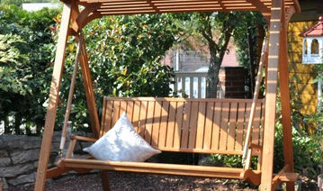 balancin de madera jardin