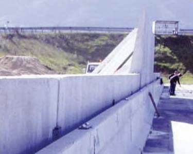 Barrera de seguridad de hormigón - Prefabricados Alberdi - de tráfico
