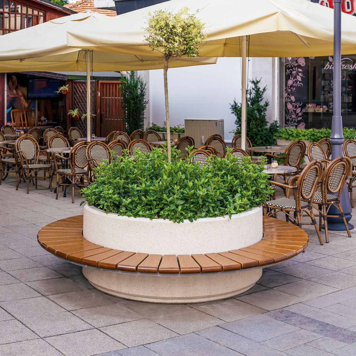 Jardinera de hormigón reforzado con fibra - 92 - Encho Enchev - ETE