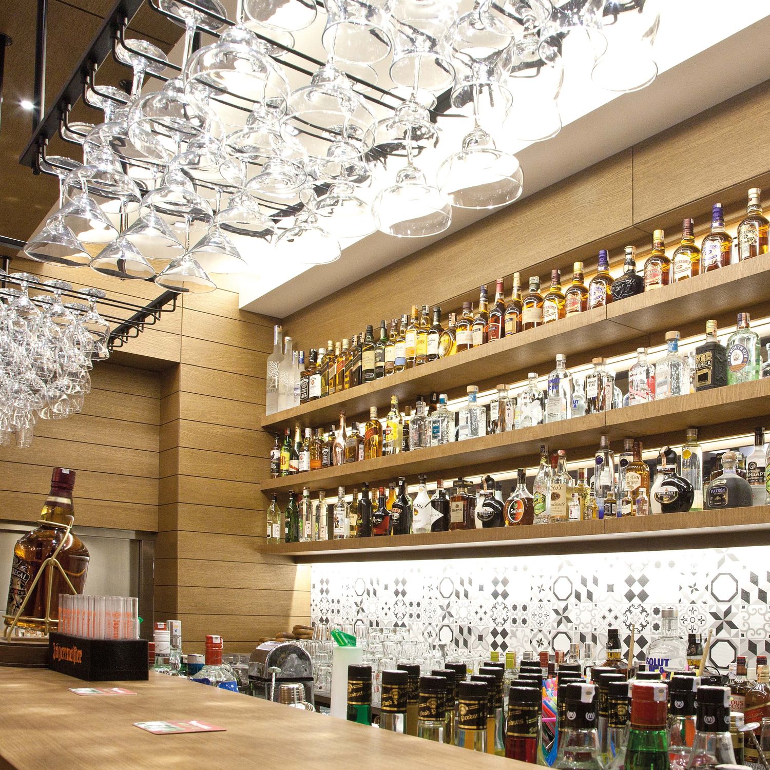 Mueble bar contract Tugra Mobilya contemporáneo / de