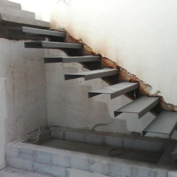 Escalera recta - Ban-Inox - de metal / peldaños de acero inoxidable