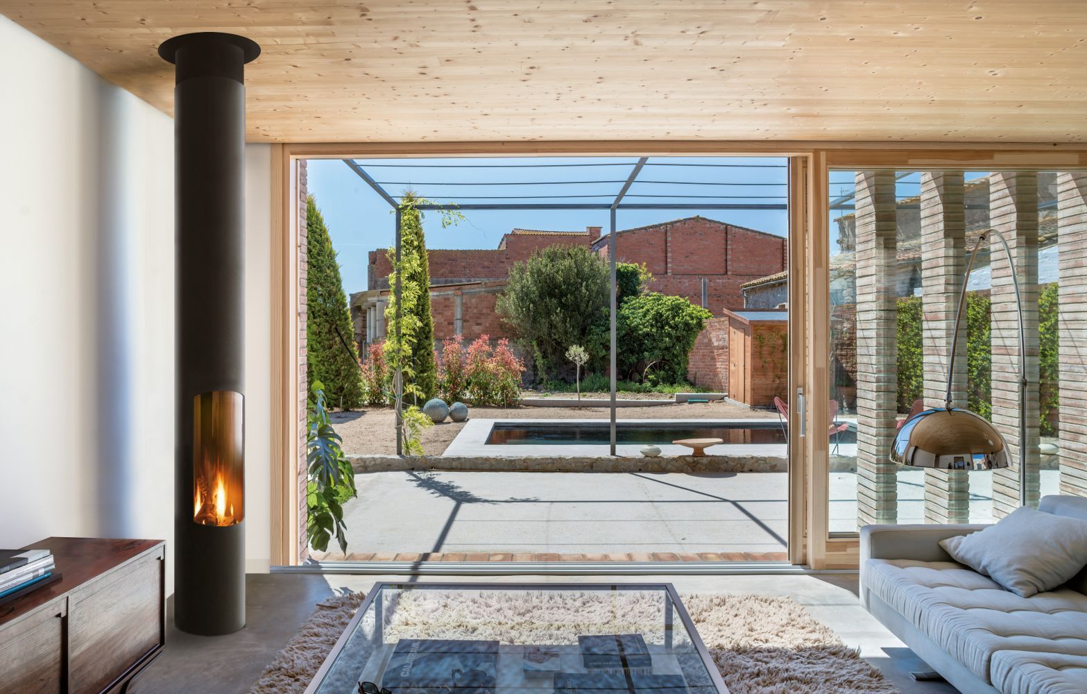 Chimenea de leña - SLIMFOCUS SUR PIED - Focus - de gas / contemporánea