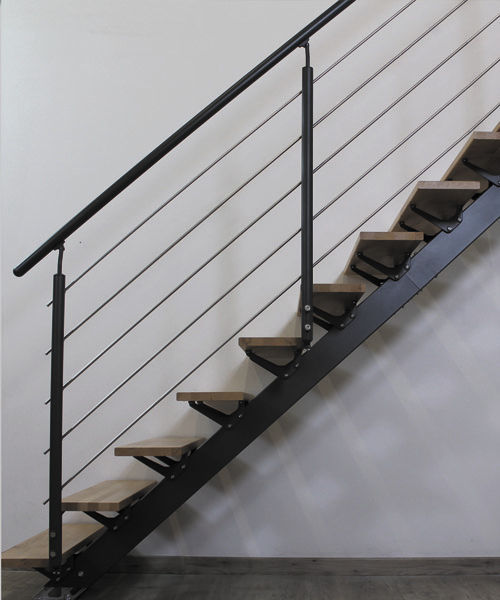 Escalera recta / en L / estructura de metal / con peldaños de madera