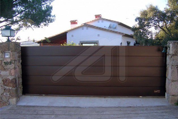 Portón corredero - Angel Mir – Portes Bisbal - de acero / de panel