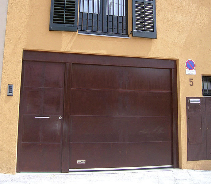 Puerta de garaje seccional - ALUCOMIR - Angel Mir – Portes Bisbal - de