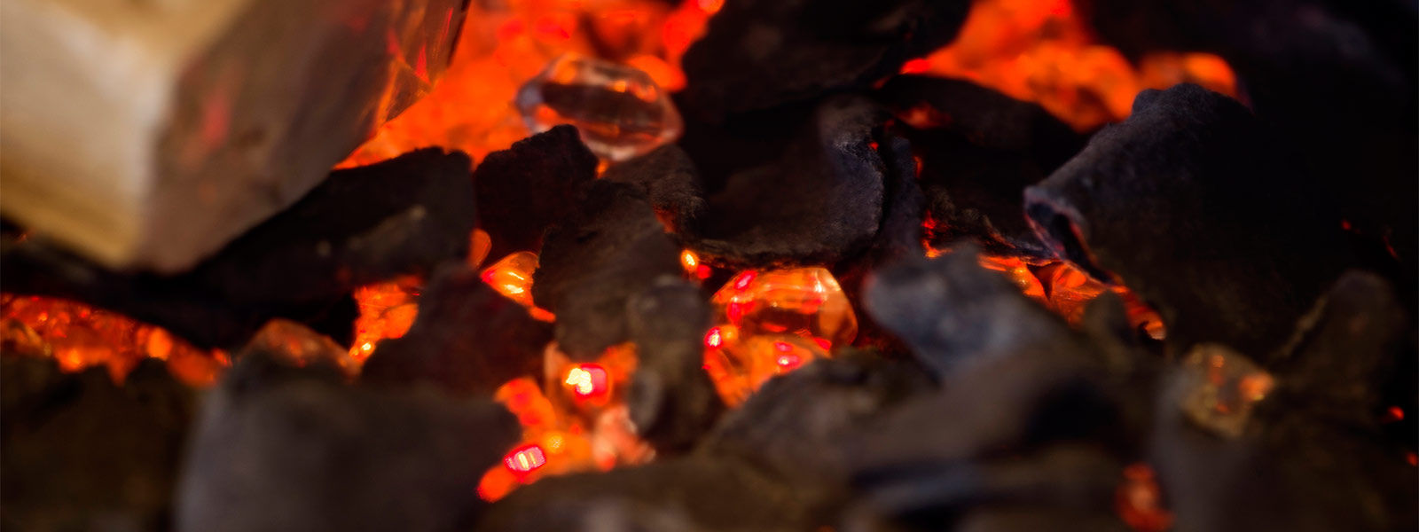 Chimenea de gas / contemporánea / hogar cerrado / empotrable - VISIO