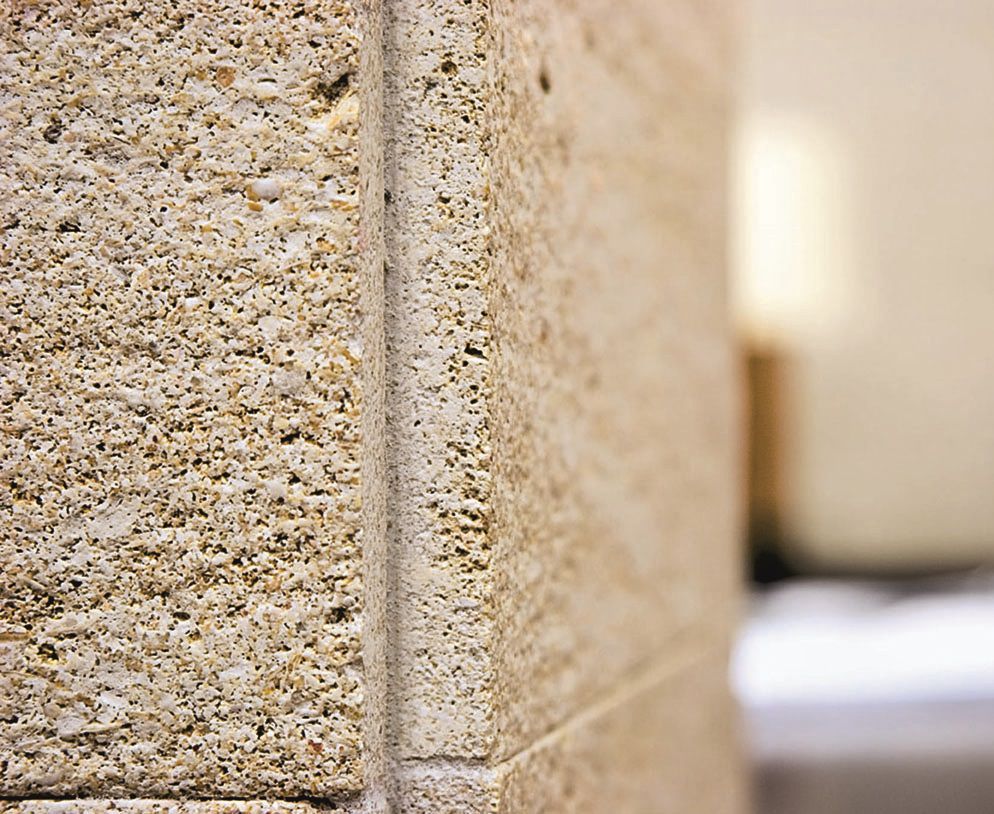 Revestimiento de fachada en placas / de arenisca / de piedra caliza