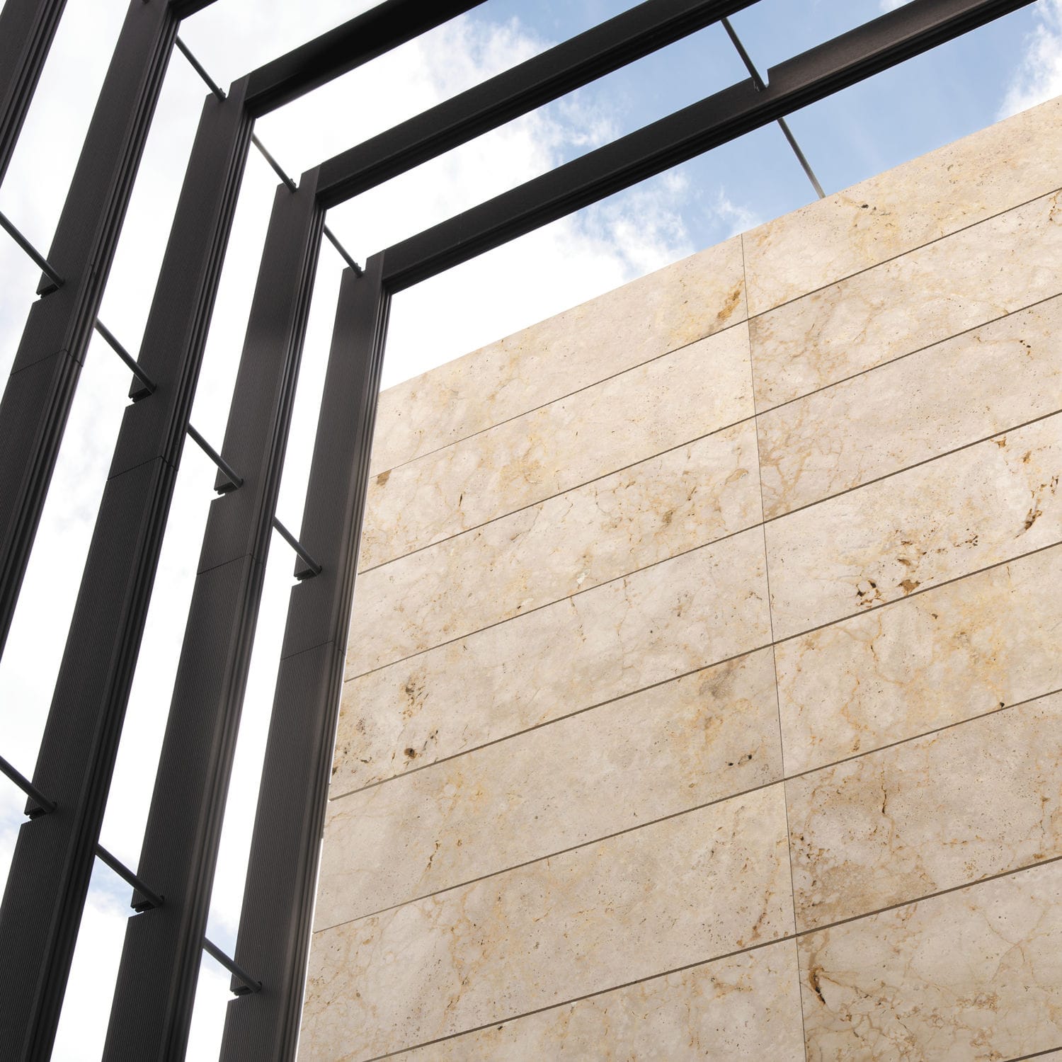 Revestimiento de fachada en placas CREMA ANTARES Levantina de