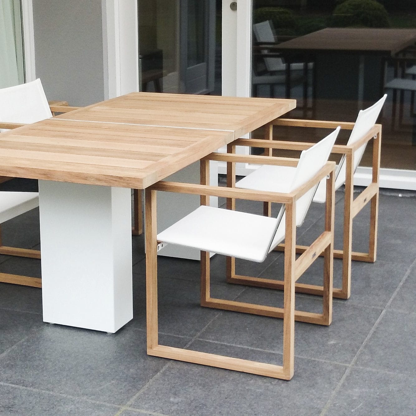 Silla de jardín contemporánea - BUTAQUE TEAK by Hendrik Steenbakkers