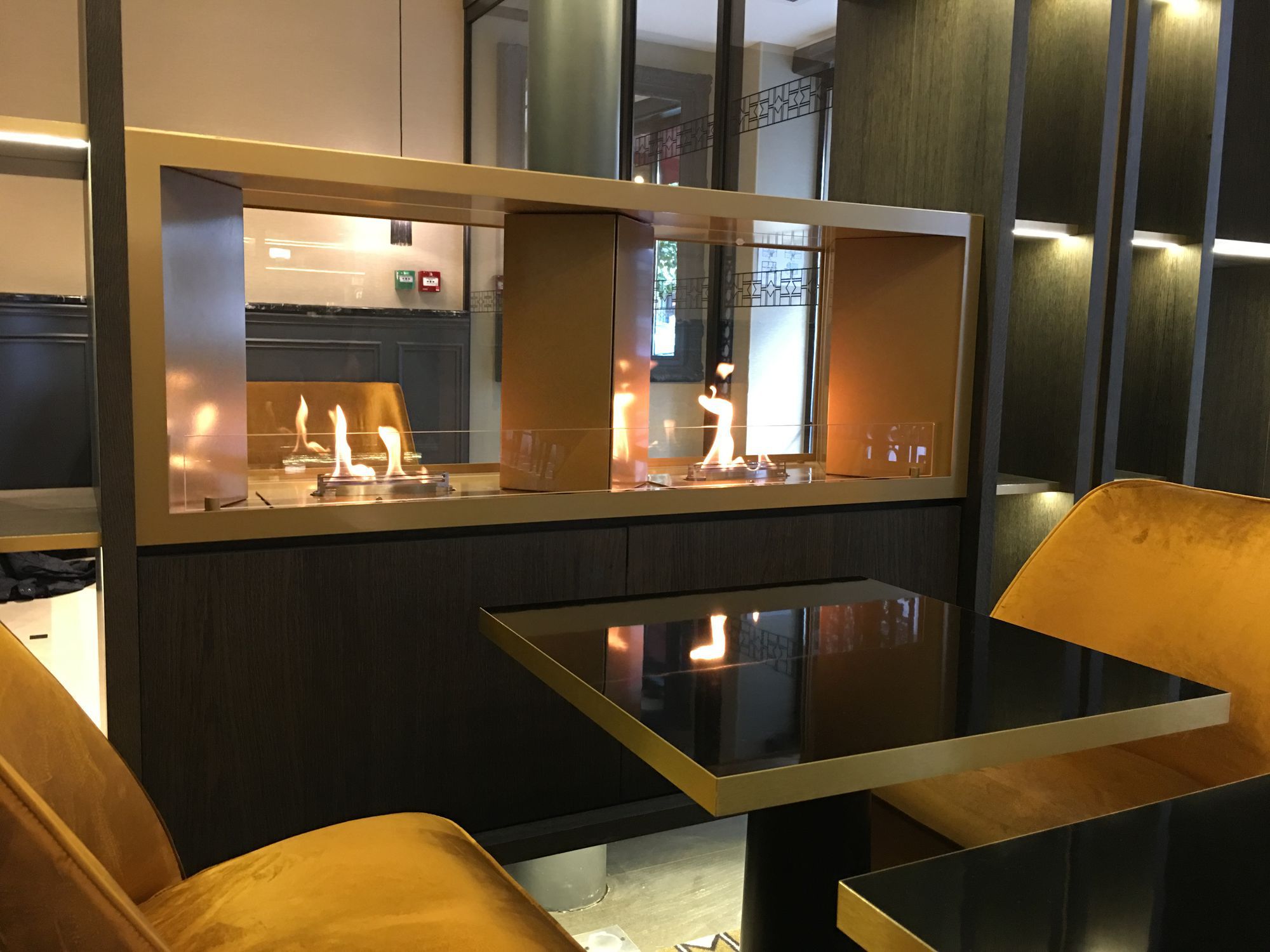 Chimenea de bioetanol - Cheminée sur-mesure traversant - IGNISIAL Paris