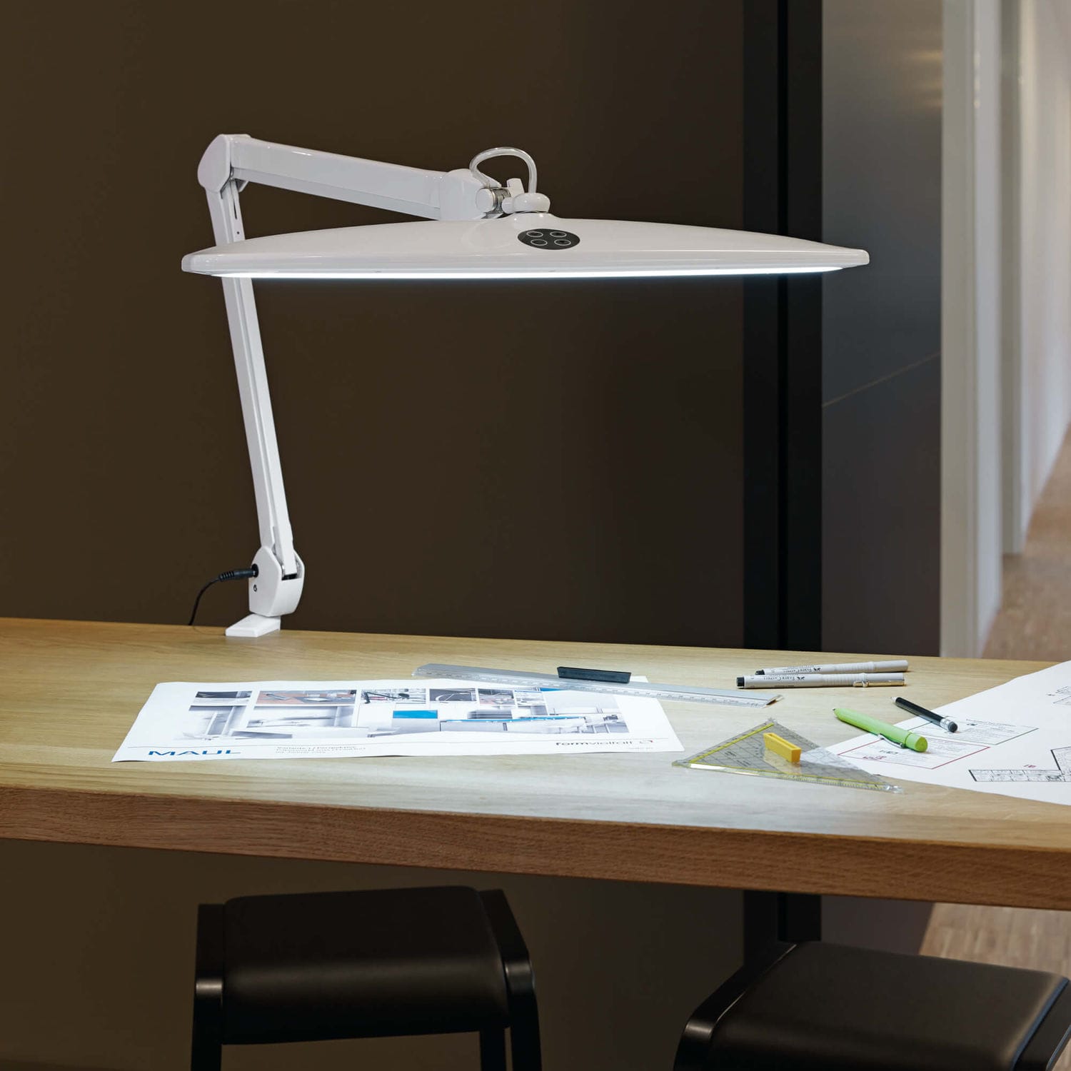 Lámpara de oficina MAULwork MAUL de metal / de plástico