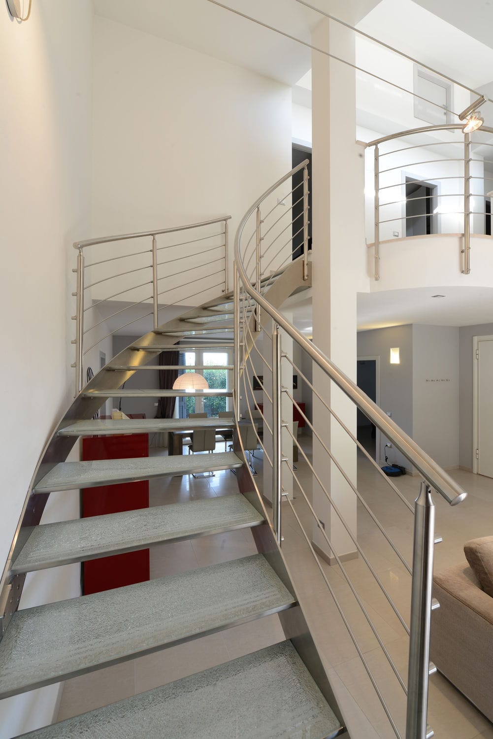 Escalera helicoidal / estructura de acero inoxidable / con peldaños de