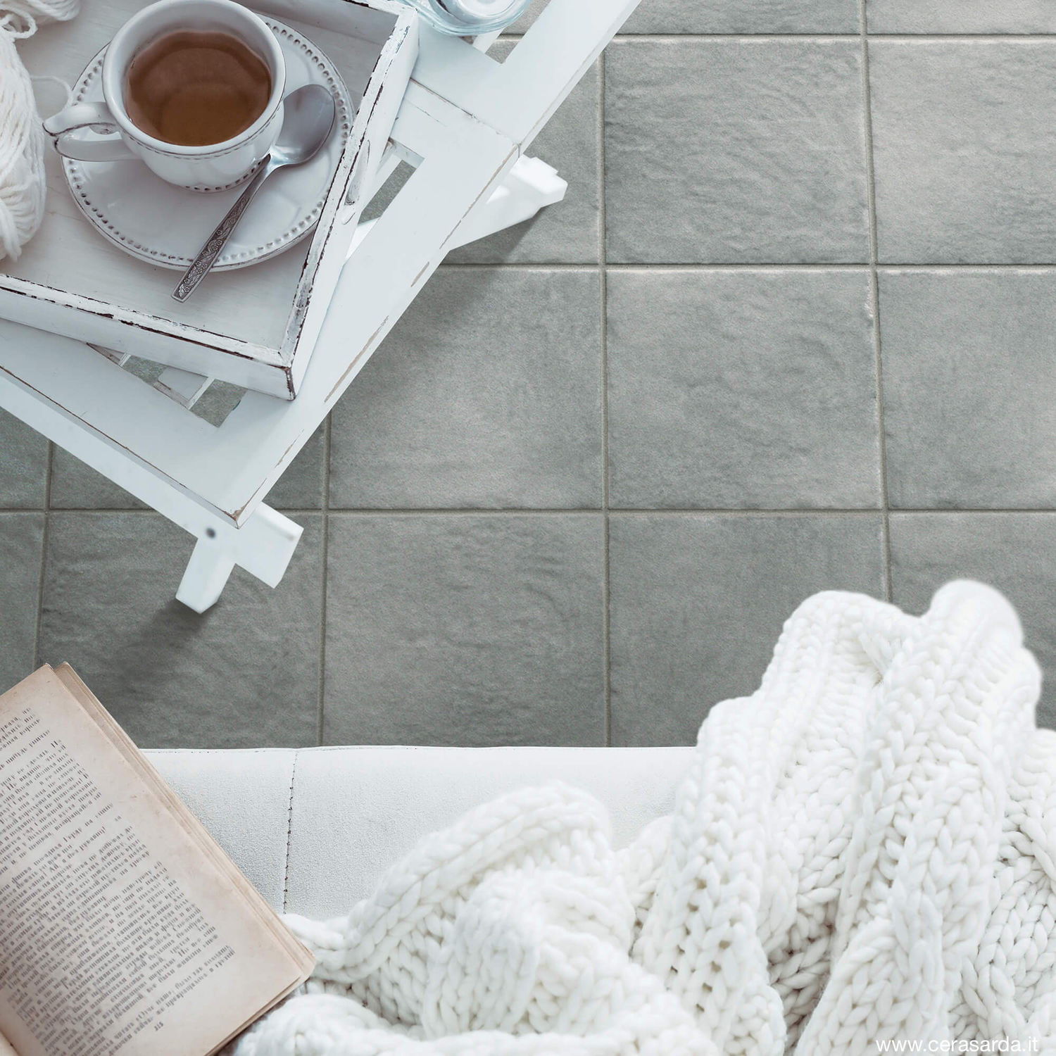 Baldosa de interior / de pared / de suelo / de gres porcelánico - LE