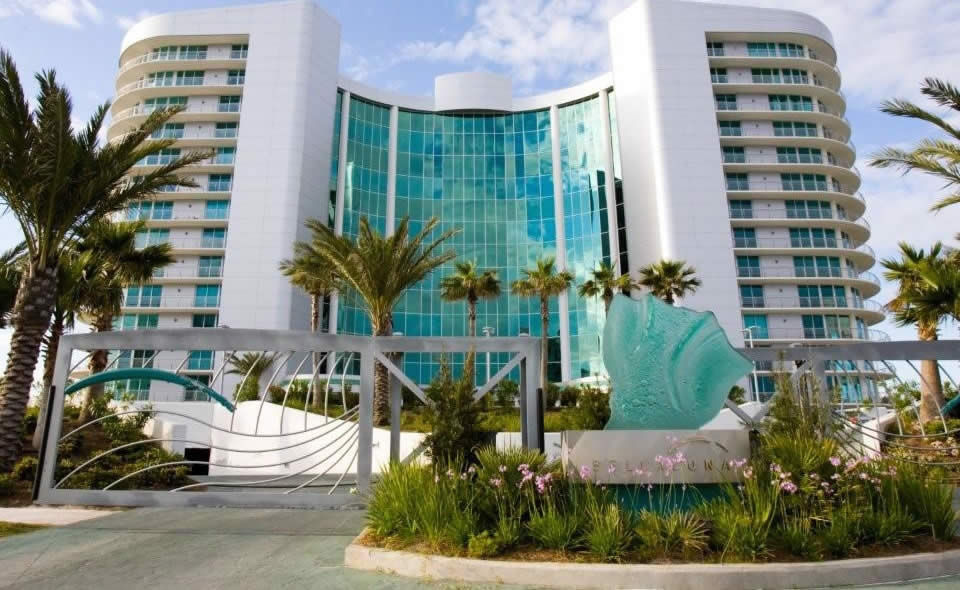 Escultura de vidrio BELLA RIO ThinkGlass para espacio público