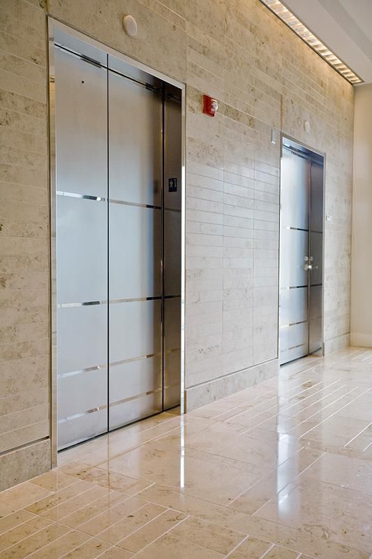 Puerta de ascensor de acero inoxidable / corredera - FORMS+SURFACES