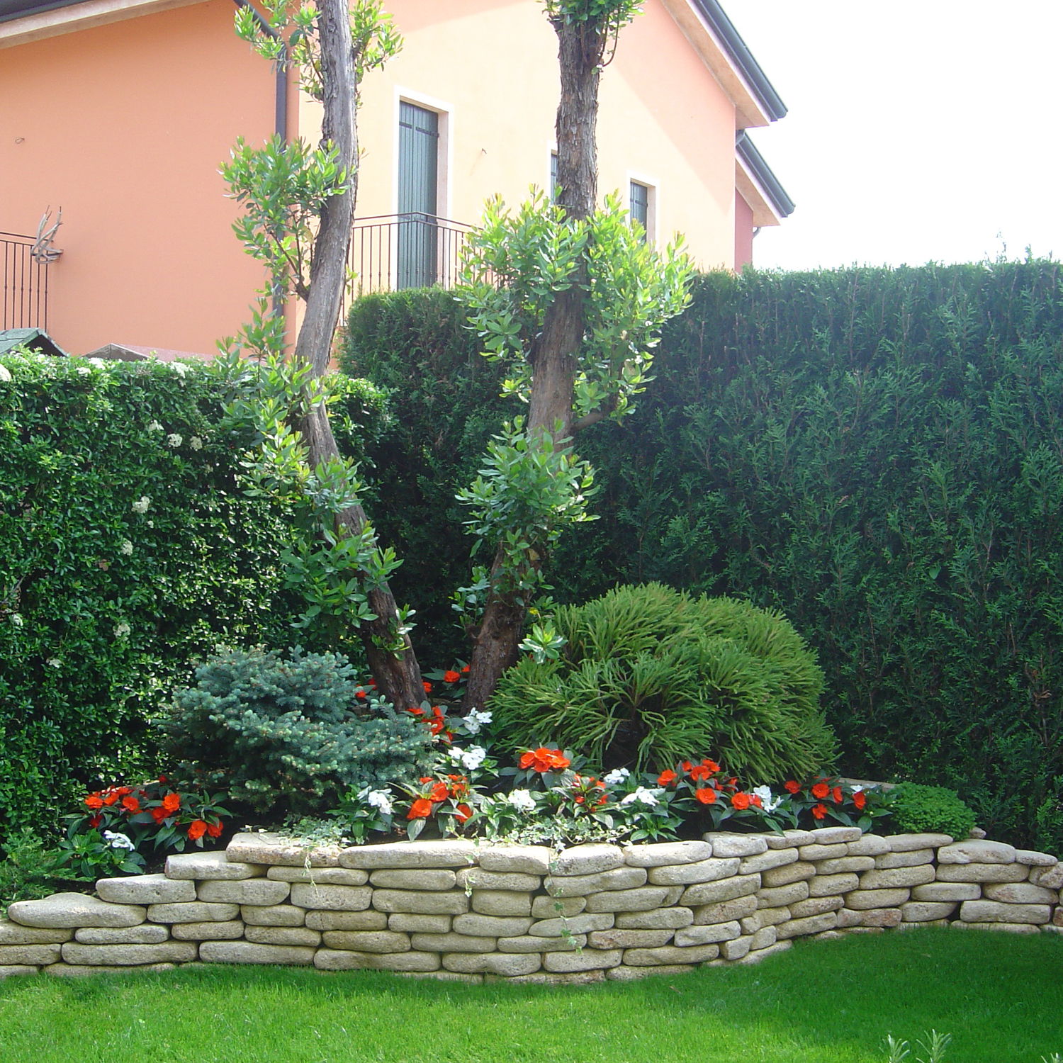 Borde de jardín - Un Mondo in Pietra - de piedra natural / rectangular