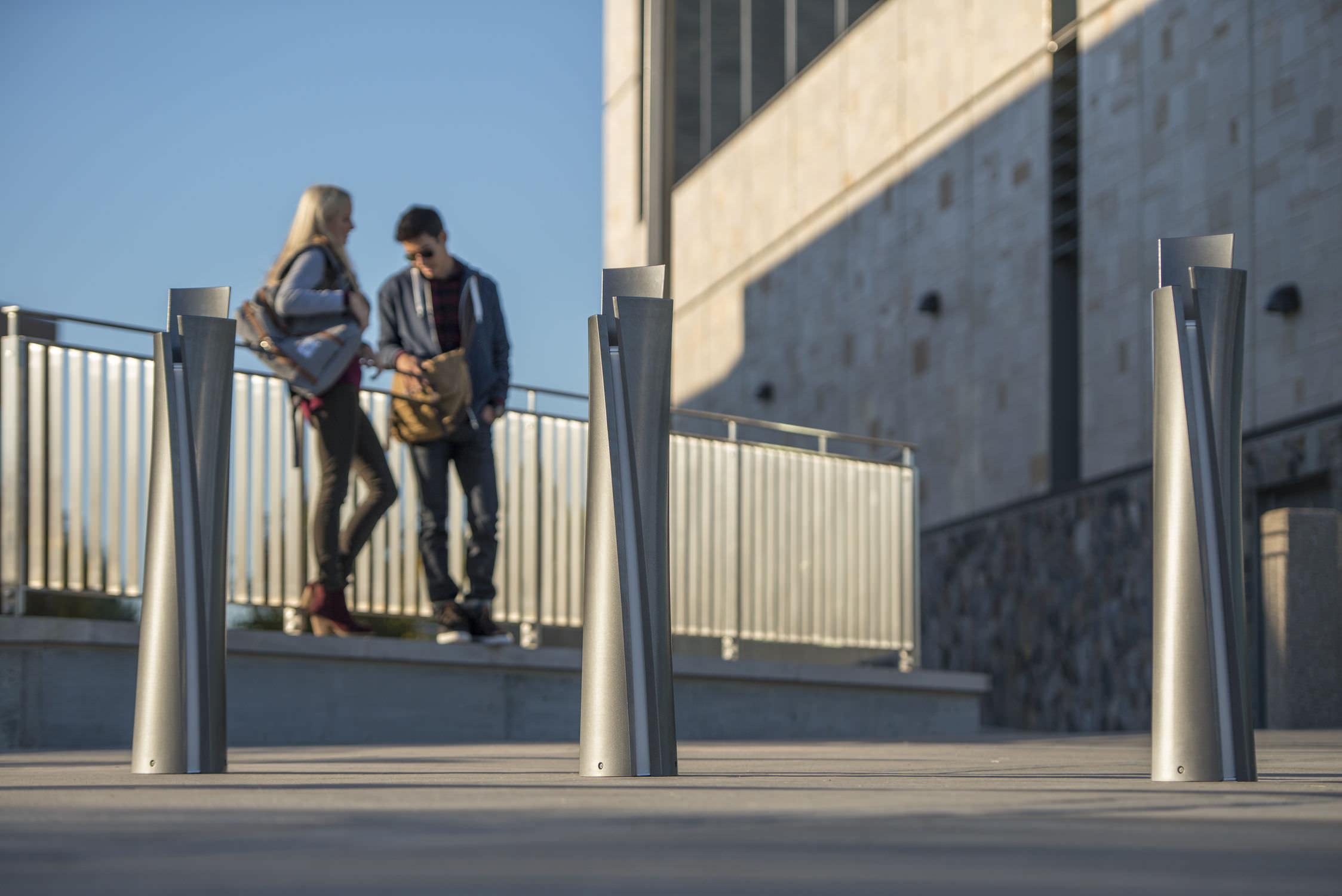 Bolardo de iluminación urbano - 35 : GUIDE - landscapeforms