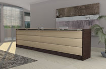 Mostrador de recepción de madera