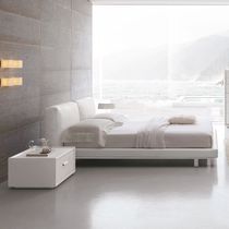 Cama de matrimonio / contemporánea / tapizada...