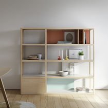 Estantería contemporánea / de madera lacada...