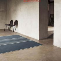 Alfombra contemporánea / con motivos decorativos...