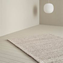 Alfombra contemporánea / con motivos decorativos...