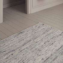 Alfombra contemporánea / con motivos decorativos...