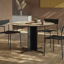 Mesa contemporánea / de chapa de madera...
