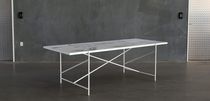 Mesa de comedor contemporánea / de latón...